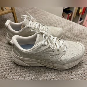Hoka Women’s Clifton Suede Size 9.5